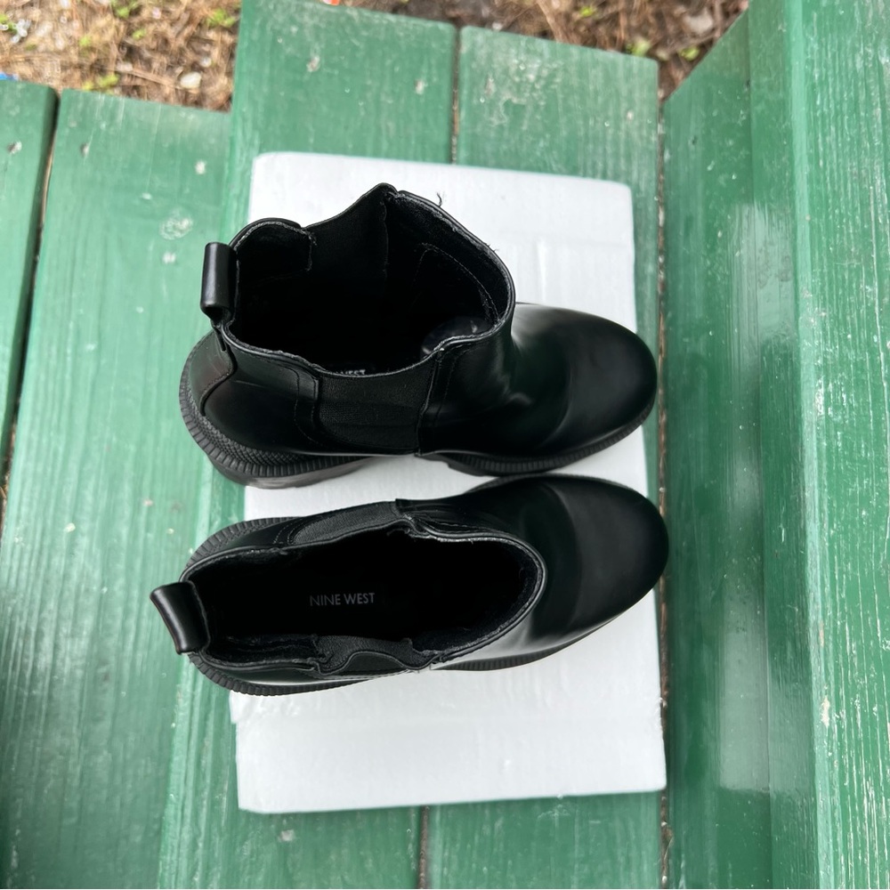 New Nine West Forme Chelsea Lug Sole Boot Ankle Booties Size 7 Black - Picture 11 of 14